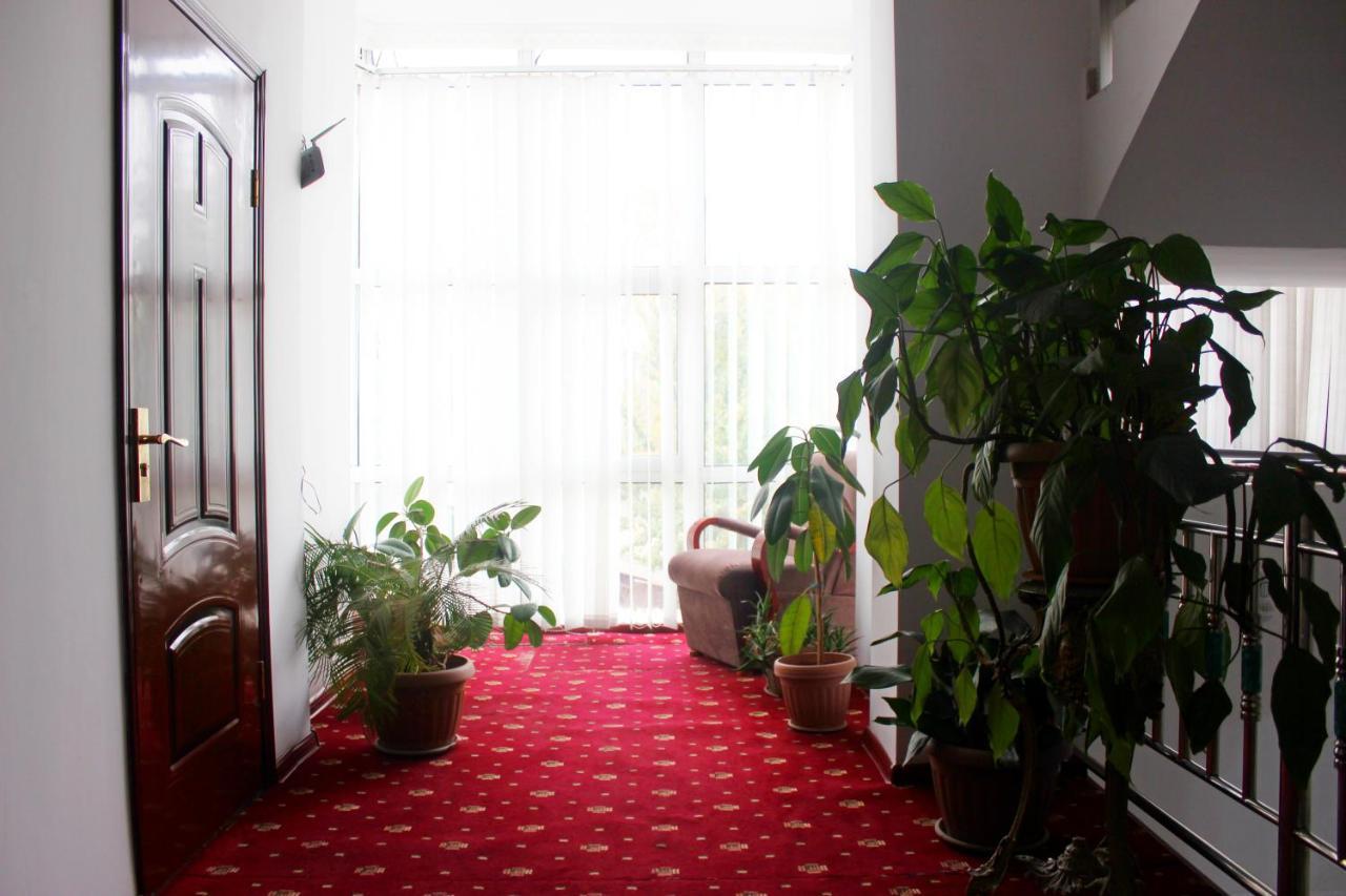 Sarvar Dušanbe Exteriér fotografie